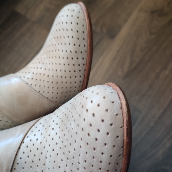 Johnston & Murphy Zip Leather Block Heel Boot Womens Size 10 Neutral - Picture 4 of 8